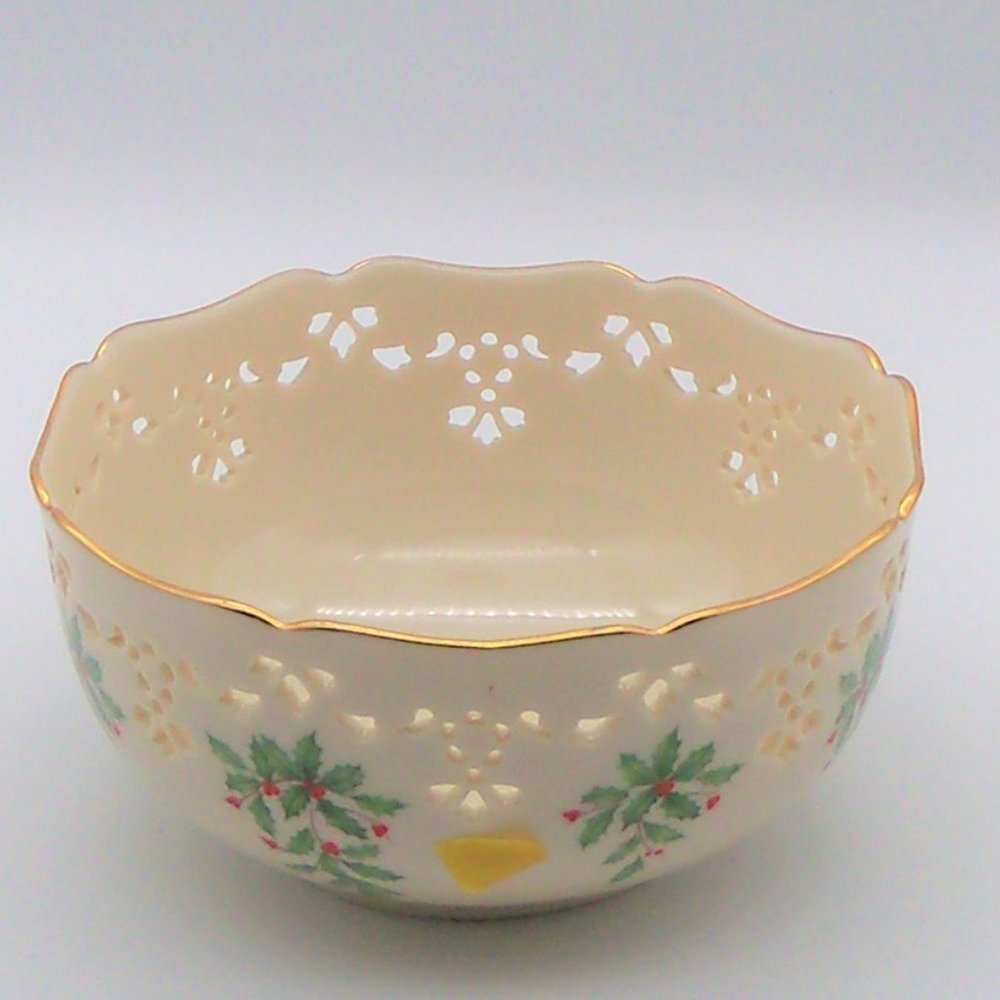 Vintage Lenox Holly Medium Bowl - Picture 8 of 8